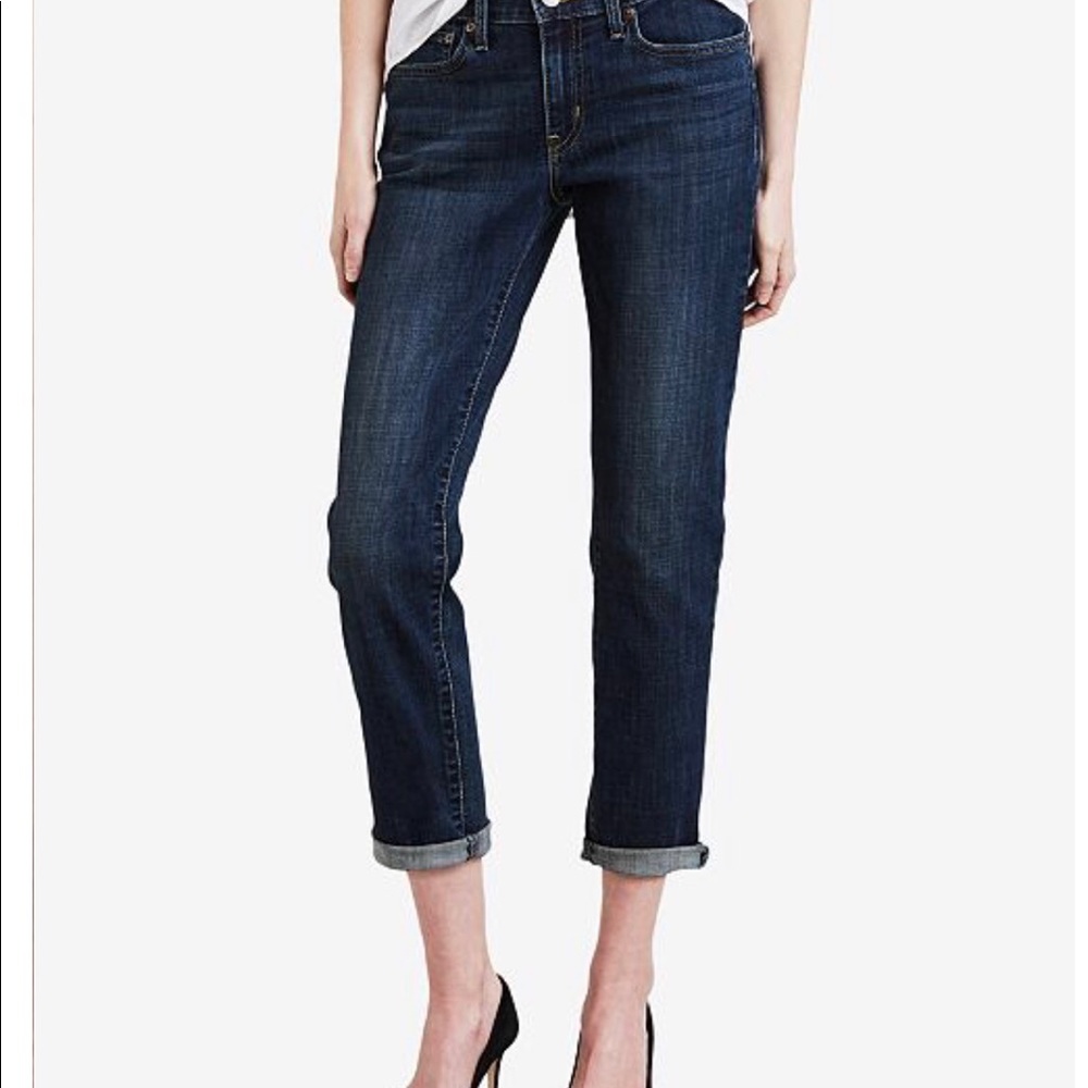 Levi’s New Boyfriend Jeans - cropped size 33
